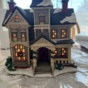 Holiday Village Light-Up House - Multicolor
